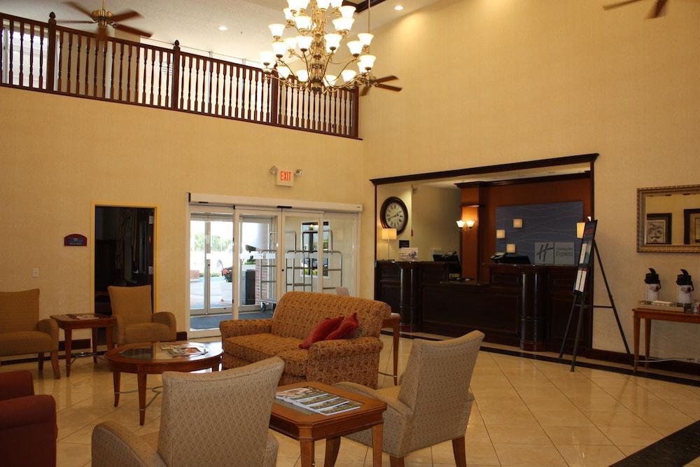 Holiday Inn Express - Spring Hill By Ihg Exterior photo