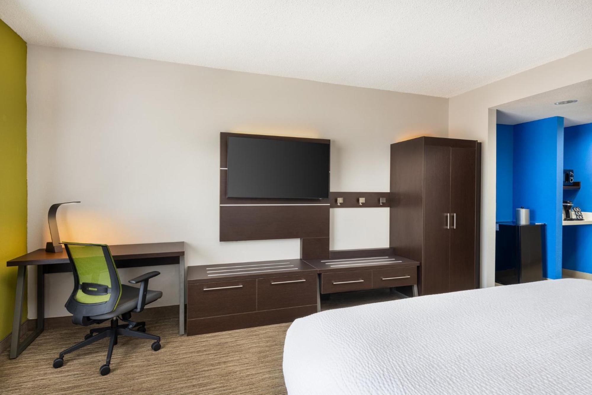 Holiday Inn Express - Spring Hill By Ihg Exterior photo