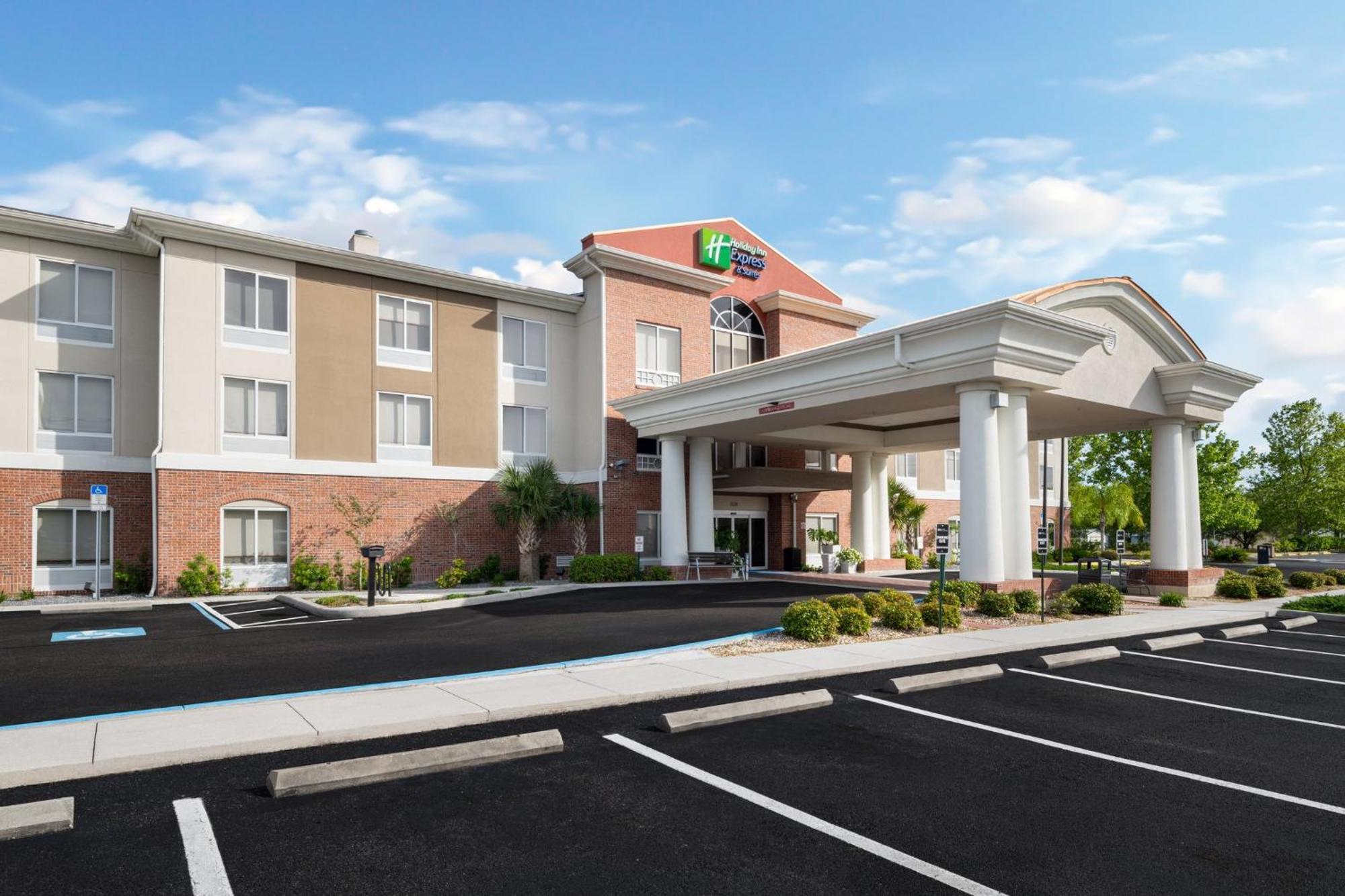 Holiday Inn Express - Spring Hill By Ihg Exterior photo